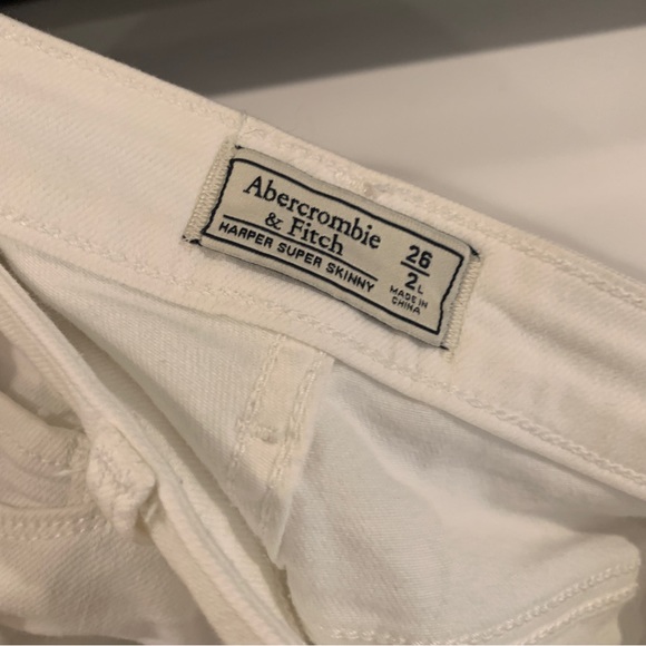 Abercrombie & Fitch Harper Super Skinny White Denim Distressed Jeans Size 26 - Picture 9 of 10